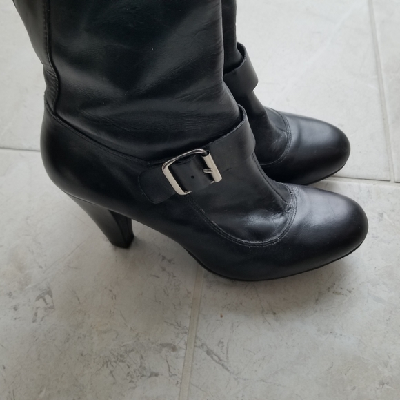 Black leather heeled boots - Picture 6 of 16